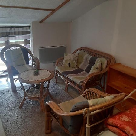 Petite Maison Ancienne Charentaise ,Dans Un Village Au Calme Ideal Travailleur Brigueuil 外观 照片